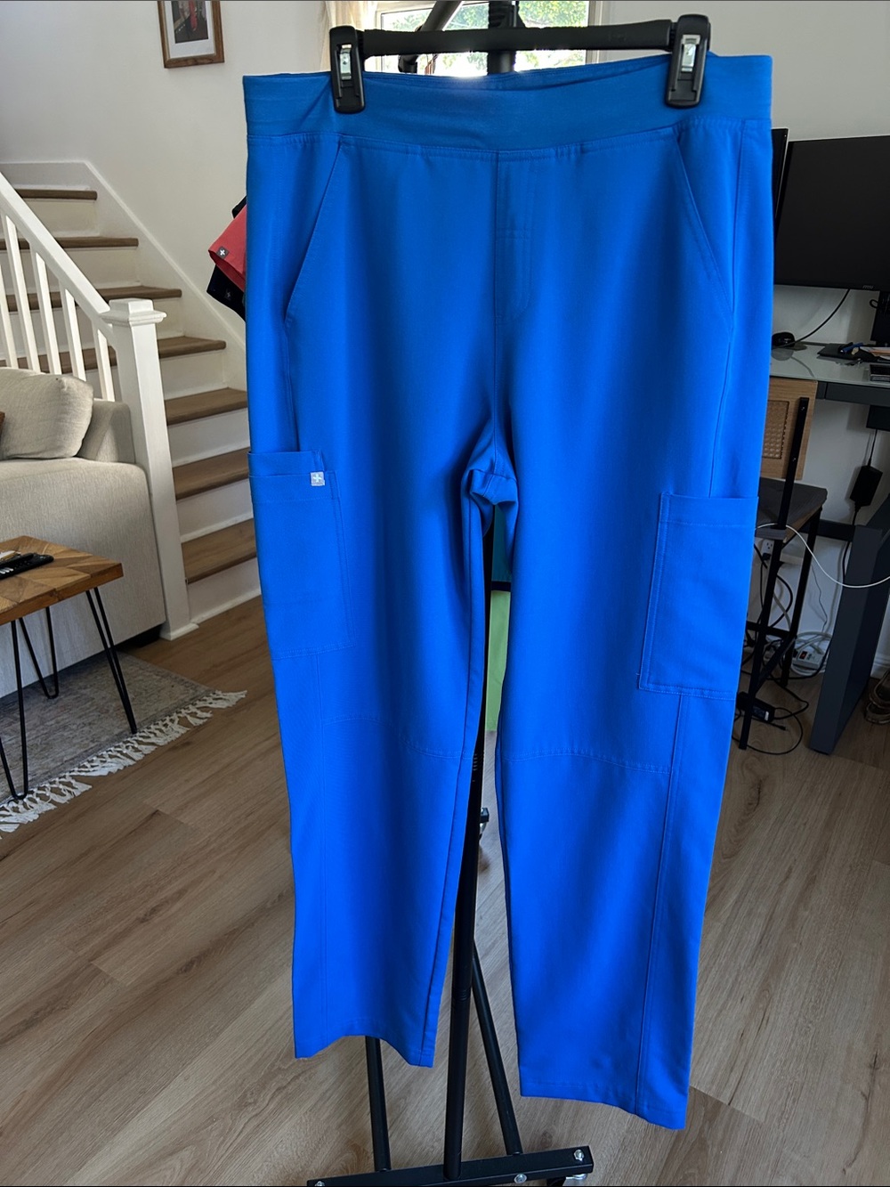 Figs Men’s Cargo Pant. Size Large. 33” inseam